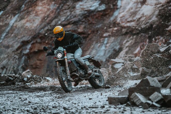 Motocykl Fantic Caballero 500 Rally - světle hnědá / 2023