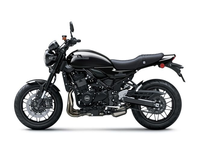 Motocykl Kawasaki Z900RS černá / 2026