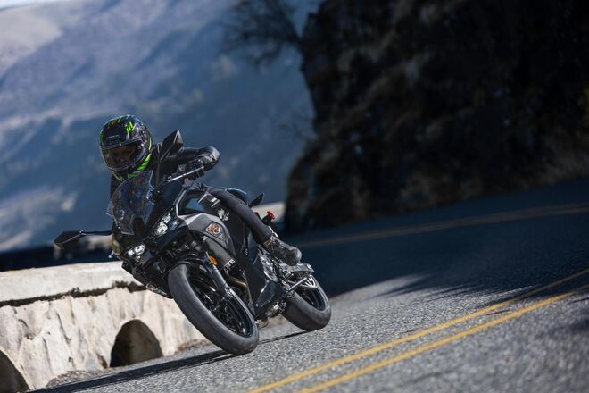 Motocykl Kawasaki Ninja 500 černá / 2026
