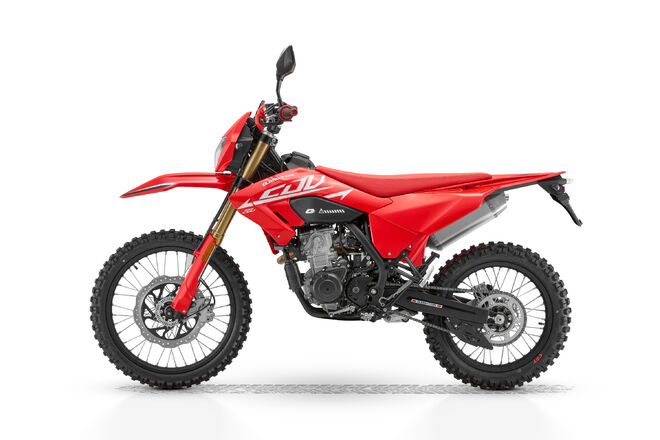 Motocykl QJMOTOR COV 125X