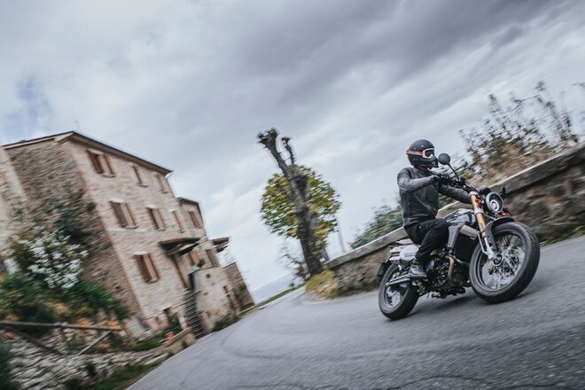 Motocykl Fantic Caballero 500 Deluxe - šedá / 2023