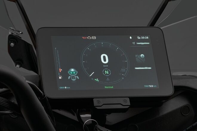 Motocykl QJMOTOR SRT 900SX - černá - SADA KUFRŮ K MOTOCYKLU ZDARMA Motocykl QJMOTOR SRT 900SX - černá - SADA KUFRŮ K MOTOCYKLU ZDARMA