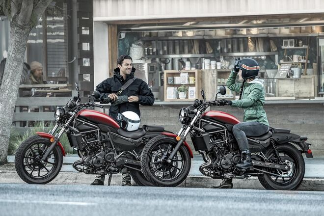 Motocykl Kawasaki Eliminator 500 červený / 2026