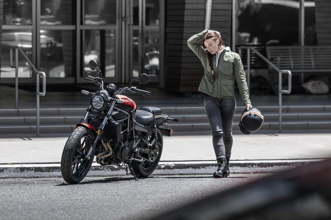 Motocykl Kawasaki Eliminator 500 červený / 2026