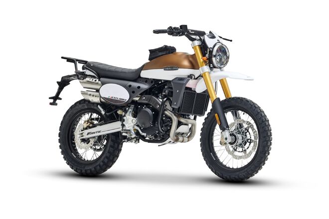 Motocykl Fantic Caballero 500 Explorer hnědo-bílá / 2023 Motocykl Fantic Caballero 500 Explorer hnědo-bílá / 2023