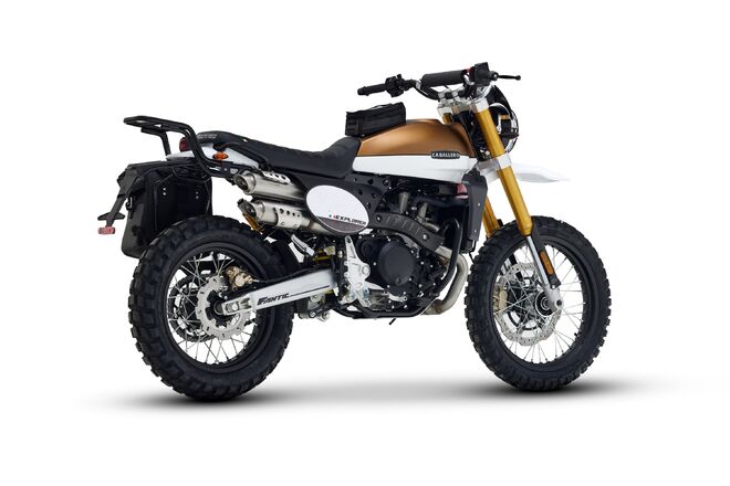 Motocykl Fantic Caballero 500 Explorer hnědo-bílá / 2023 Motocykl Fantic Caballero 500 Explorer hnědo-bílá / 2023