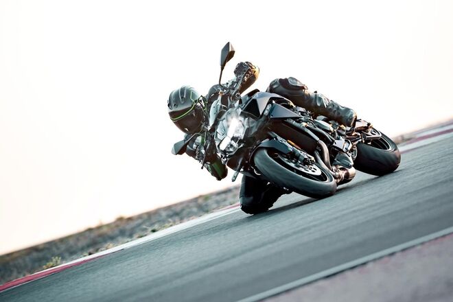 Motocykl Kawasaki Z H2 černá / 2026