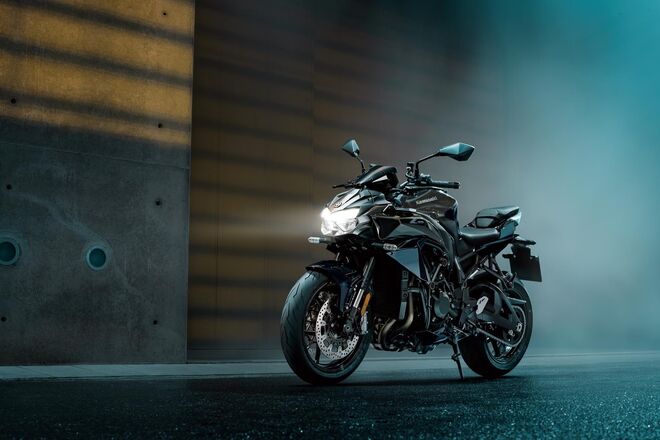 Motocykl Kawasaki Z H2 černá / 2026