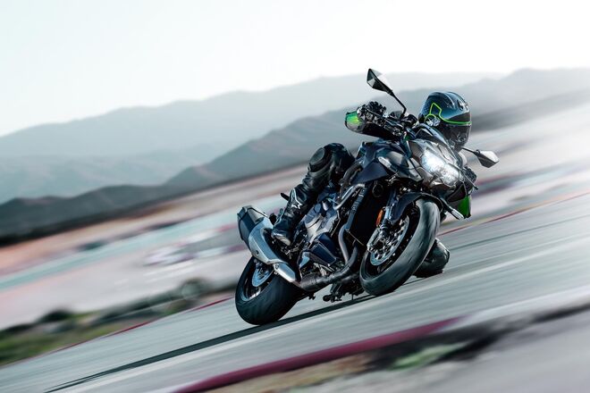 Motocykl Kawasaki Z H2 černá / 2026