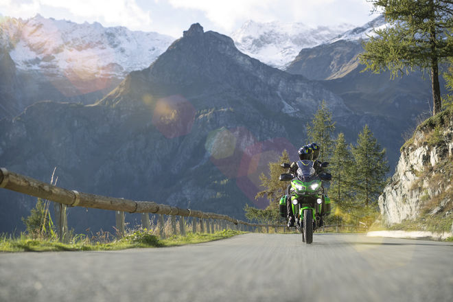 Motocykl Kawasaki Versys 650 zelený / 2023