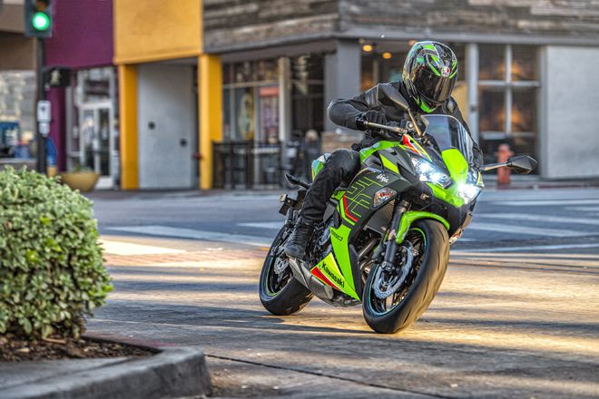 Motocykl Kawasaki Ninja 650 zelená / 2023