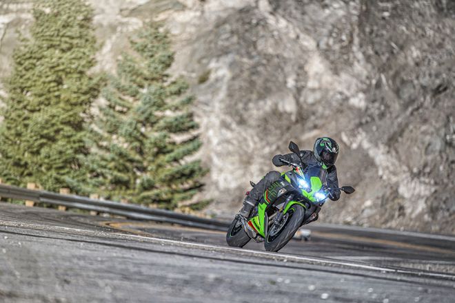 Motocykl Kawasaki Ninja 650 zelená / 2023