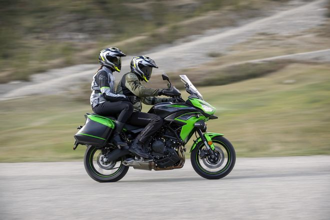 Motocykl Kawasaki Versys 650 zelený / 2023