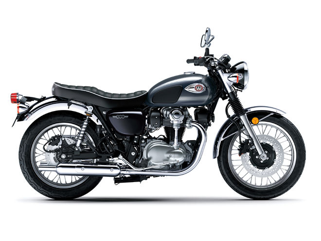 Motocykl Kawasaki W800 modrá / 2023