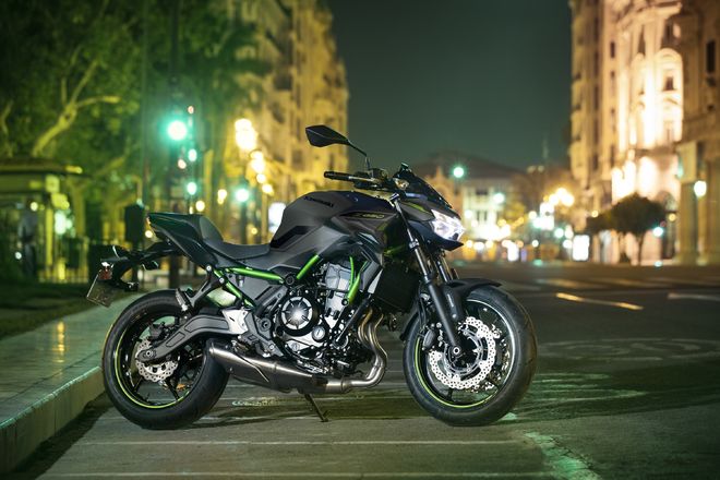 Motocykl Kawasaki Z650 černá / 2023