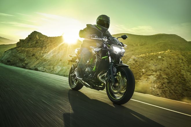 Motocykl Kawasaki Z650 šedá / 2023