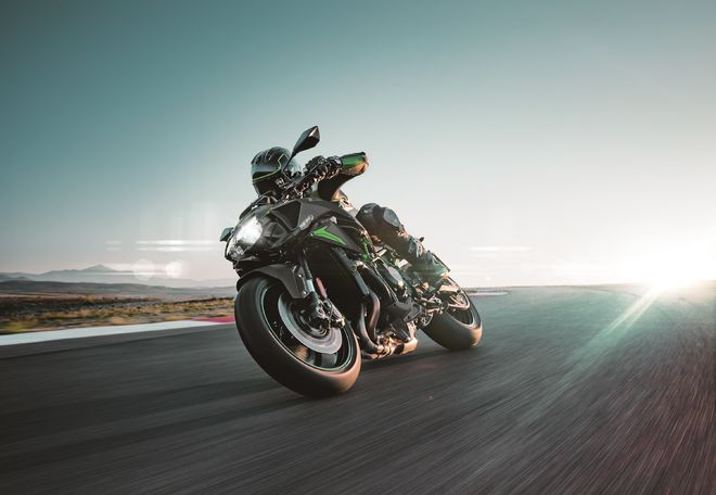 Motocykl Kawasaki Z H2 šedá / 2023