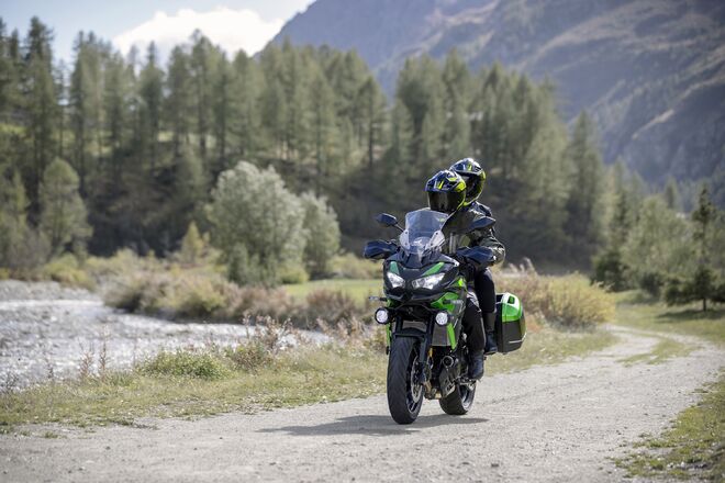 Motocykl Kawasaki Versys 650 zelený / 2024