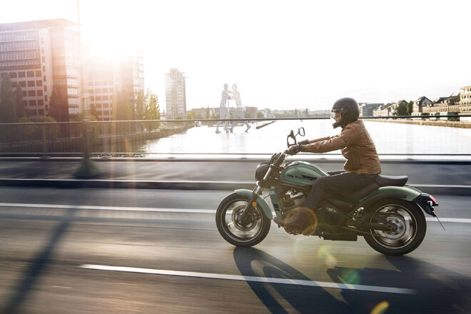 Motocykl Kawasaki Vulcan S zelený / 2024 - AKCE SADA PŘÍSLUŠENSTVÍ ZA 14.000,- Kč