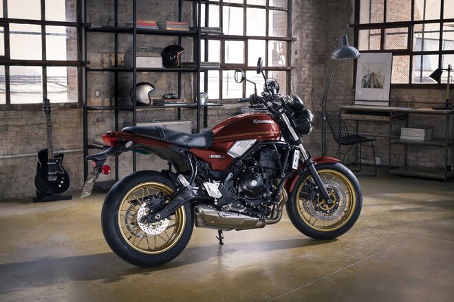 Motocykl Kawasaki Z650RS červená / 2024