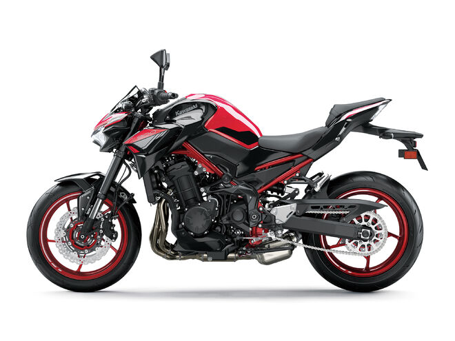 Motocykl Kawasaki Z900 červená / 2024