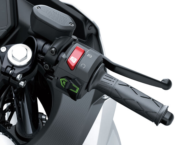 Motocykl Kawasaki Ninja e-1 stříbrná / 2024 Motocykl Kawasaki Ninja e-1 stříbrná / 2024