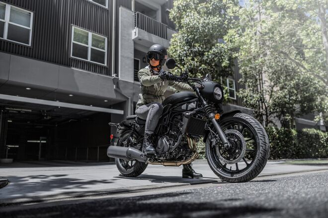 Motocykl Kawasaki Eliminator 500 černý / 2026