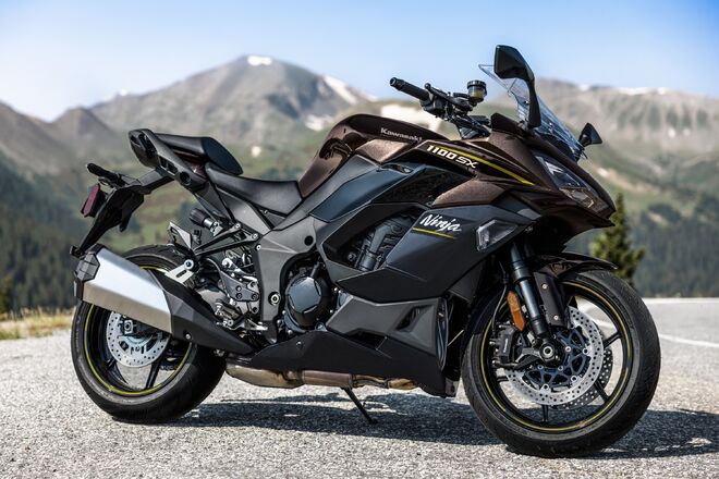 Motocykl Kawasaki Ninja 1100SX zlato-černá / 2026