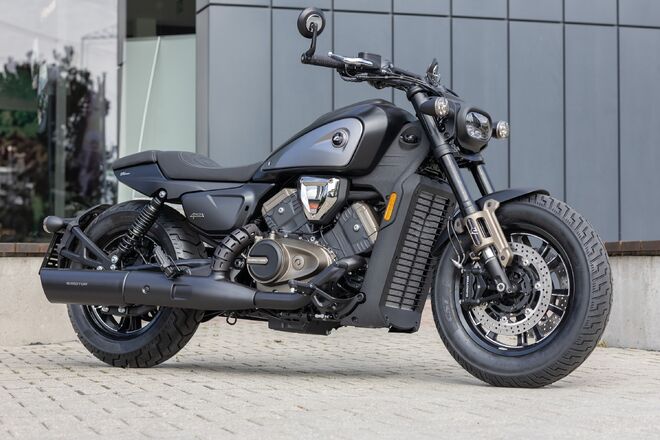 Motocykl QJMOTOR SRV 600V - černá