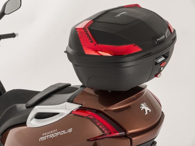Skútr Peugeot Metropolis Allure 400i ABS / Sideral Mat Black - KUFR + NOSIČ V CENĚ 7.780,- Kč ZDARMA