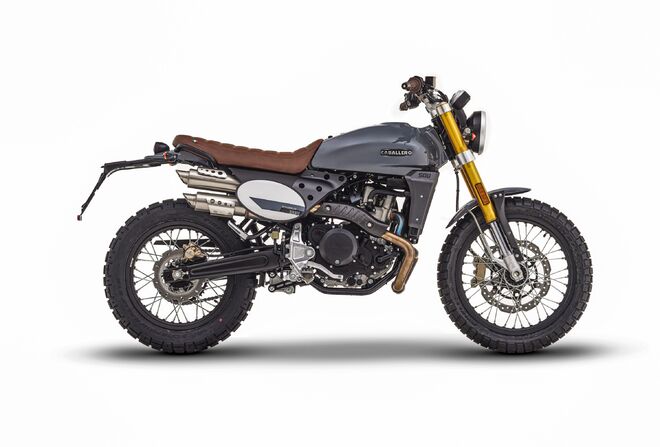 Motocykl Fantic Caballero 500 Deluxe - šedá / 2023
