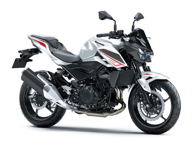 Motocykl Kawasaki Z400 bílá / 2023