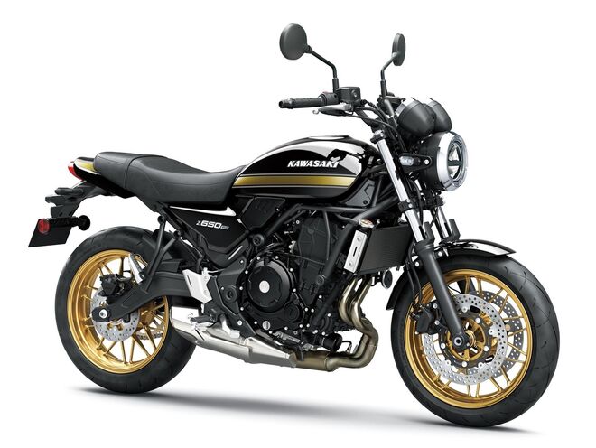 Motocykl Kawasaki Z650RS zlatá / 2025 - REZERVACE