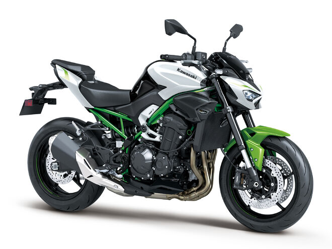 Motocykl Kawasaki Z900 bílá / 2027