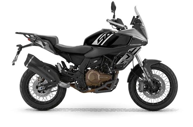 Motocykl QJMOTOR SRT 600SX - černá / stříbrná - sada kufrů zdarma