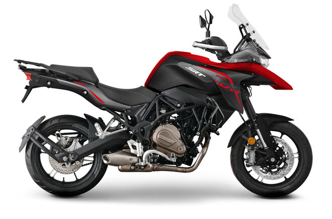 Motocykl QJMOTOR SRT 700 - červená Motocykl QJMOTOR SRT 700 - červená