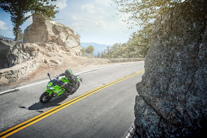 Motocykl Kawasaki Ninja 650 zelená / 2026