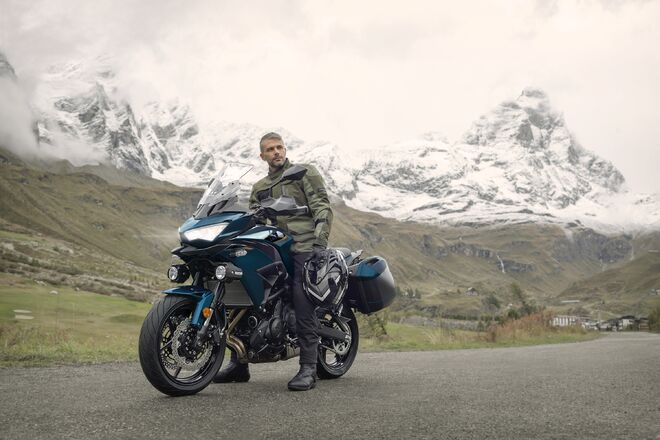 Motocykl Kawasaki Versys 650 modrý / 2026