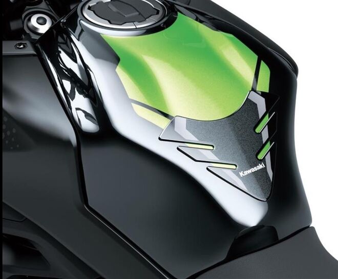 Originální Tank Pad pro Kawasaki Versys 650 Originální Tank Pad pro Kawasaki Versys 650