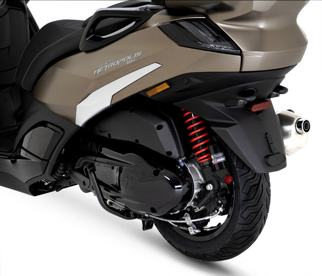 Skútr Peugeot Metropolis SW 400i ABS / Smoky Quartz Satin Skútr Peugeot Metropolis SW 400i ABS / Smoky Quartz Satin