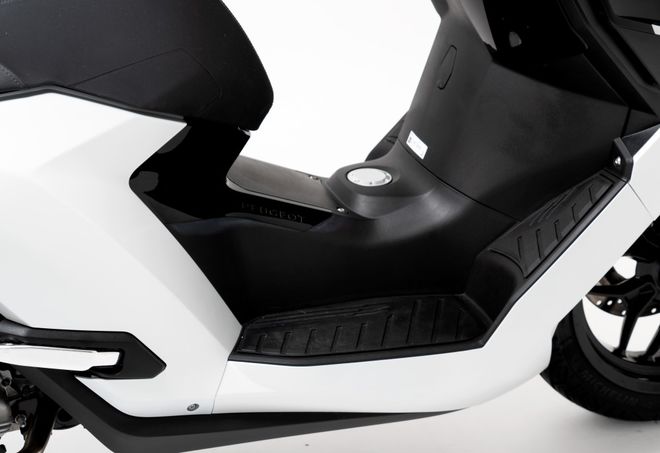 Skútr Peugeot Pulsion 125i Allure / Satin Pearl White