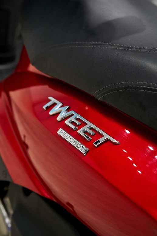 Skútr Peugeot Tweet 125i Activ SBC / Daring Red