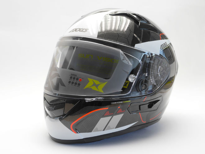 Helma Axxis Racer GP Carbon Spike, lesklá perleťová bílá