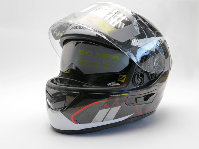 Helma Axxis Racer GP Carbon Spike, lesklá perleťová bílá