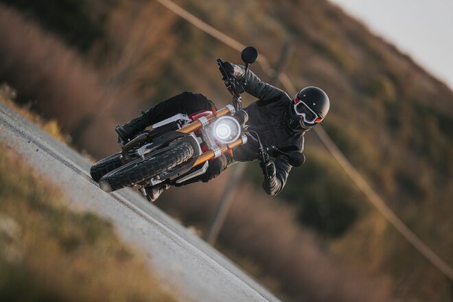 Motocykl Fantic Caballero 500 Scrambler - červená / 2024 Motocykl Fantic Caballero 500 Scrambler - červená / 2024