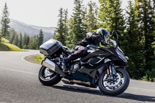 Motocykl Kawasaki Ninja 1100SX SE modrá / 2026