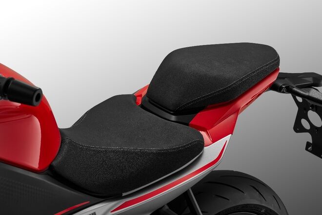 Motocykl QJMOTOR SRK 600 - červená / 2026 !!! NA CESTĚ !!!