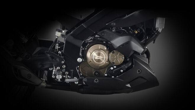 Motocykl QJMOTOR SRK 125 S - bílá Motocykl QJMOTOR SRK 125 S - bílá