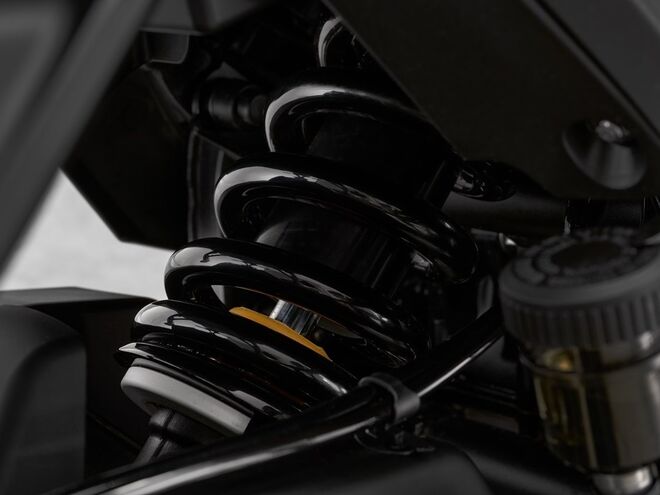 Motocykl QJMOTOR SRK 600 - červená / 2026 !!! NA CESTĚ !!!