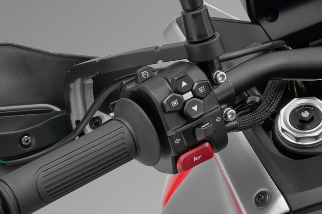 Motocykl QJMOTOR SRT 800 RX - černá